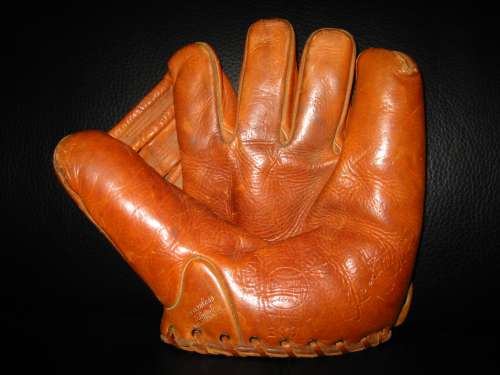 Joe DiMaggio Spalding 133 Front